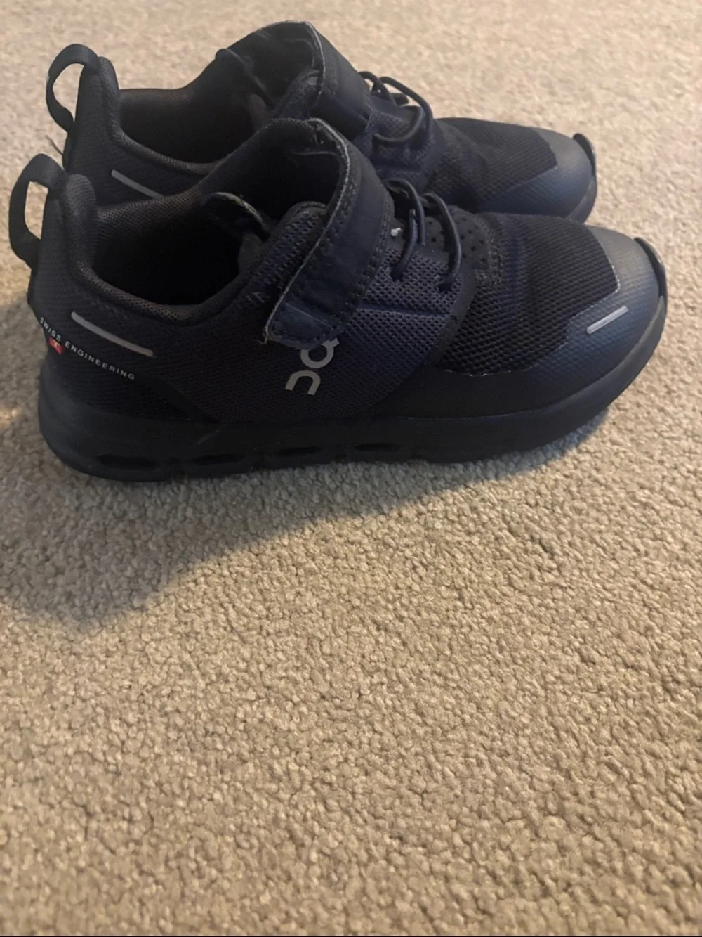 On Running Kids Black Velcro Mesh Sneakers - Picture 2 of 4